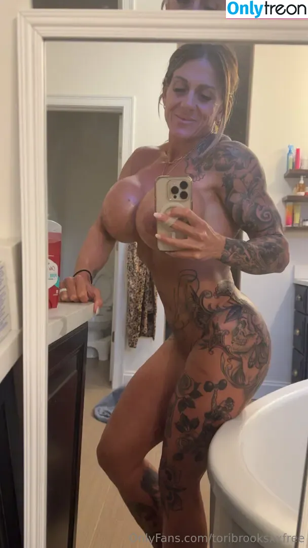 Toribrooksxx nude photo #0120 (Toribrooksxx)
