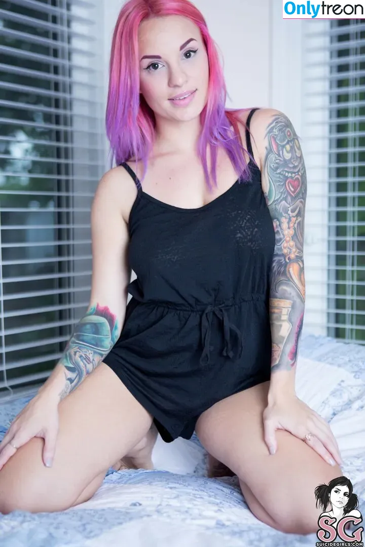 Torie Suicide nude photo #0120 (mermaidtorie / thattoriegirl / toriestoes / toriesuicide)