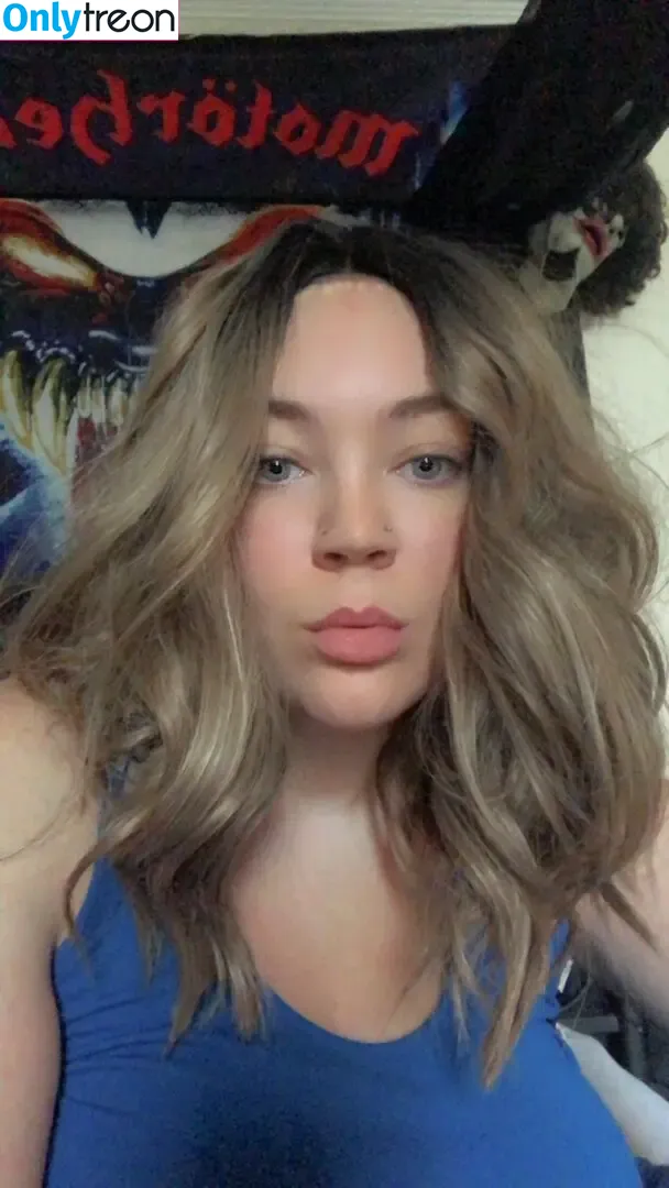 Toripleaseshutup nude photo #0037 (Toripleaseshutup)