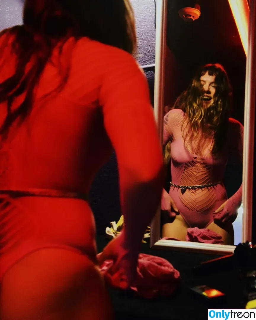 Tove Lo nude photo #0305 (cupfullofinsanity / tovelo)