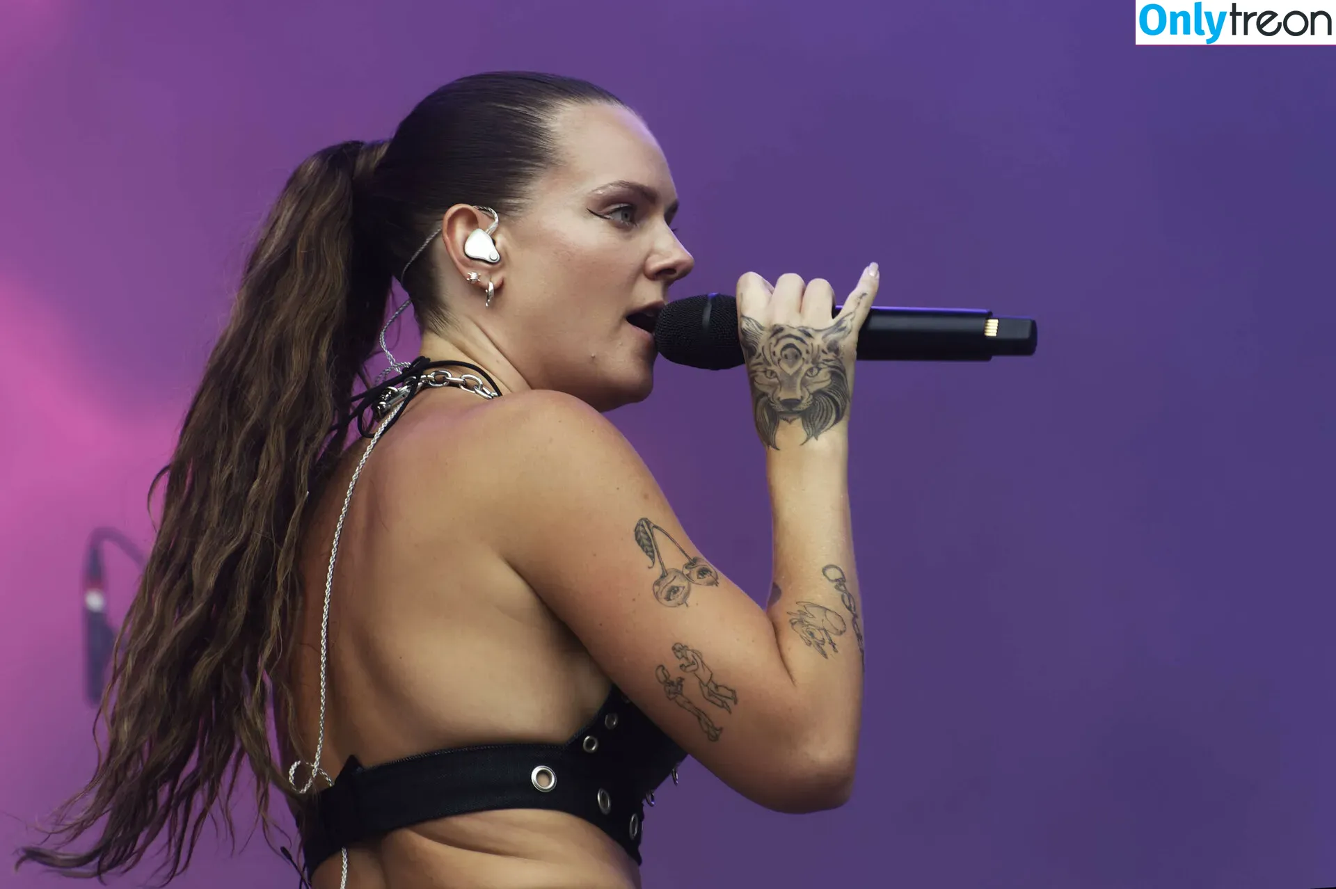 Tove Lo голая photo #0401 (cupfullofinsanity / tovelo)