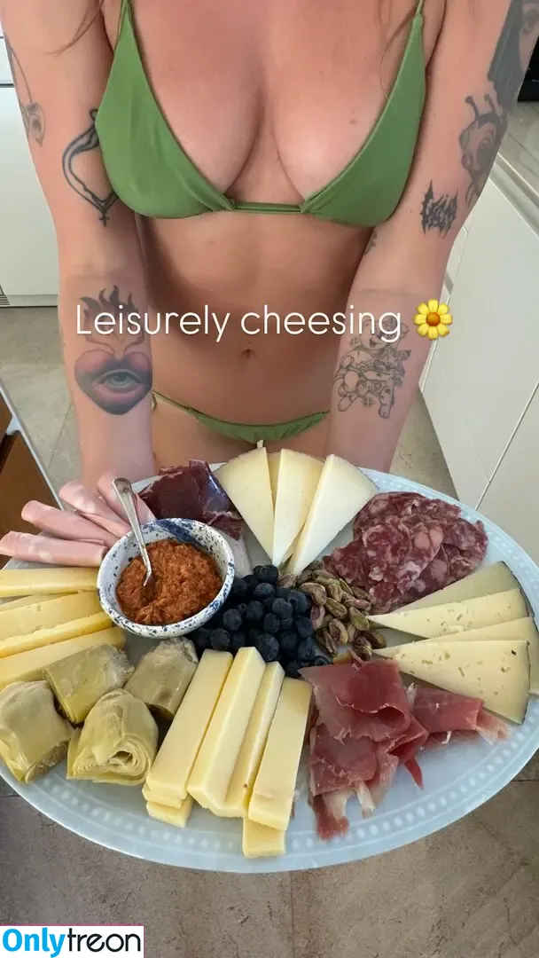 Tove Lo nude photo #0607 (cupfullofinsanity / tovelo)