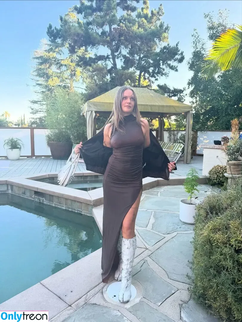 Tove Lo nude photo #0624 (cupfullofinsanity / tovelo)