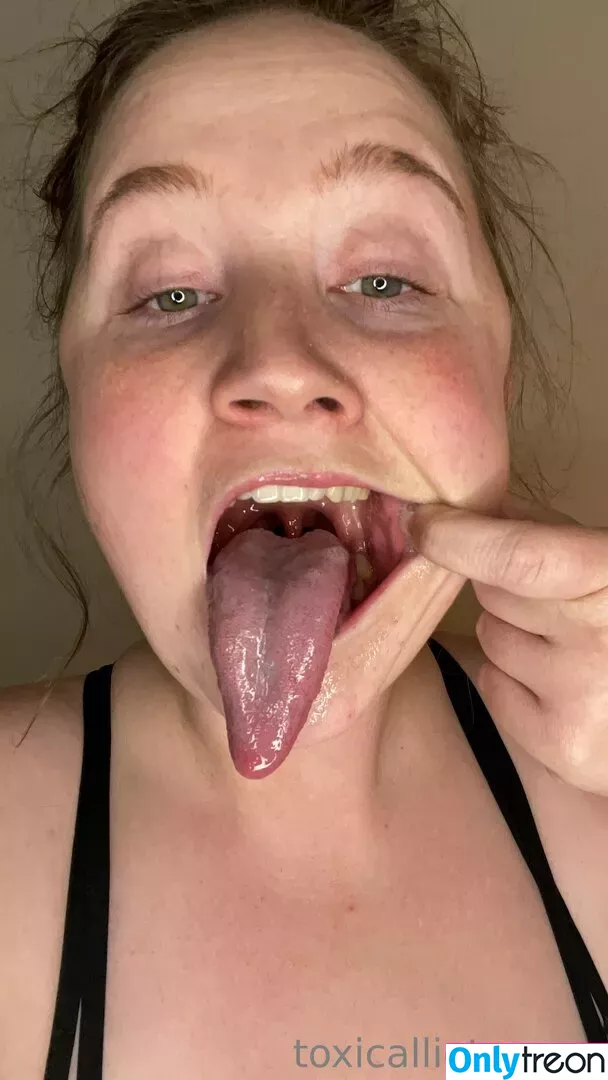 toxicallietongue nude photo #0038 (toxicallietongue)