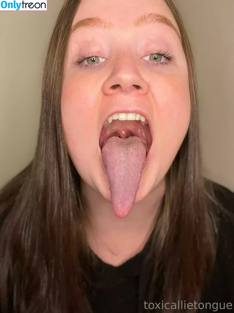 toxicallietongue nude photo #0052 (toxicallietongue)