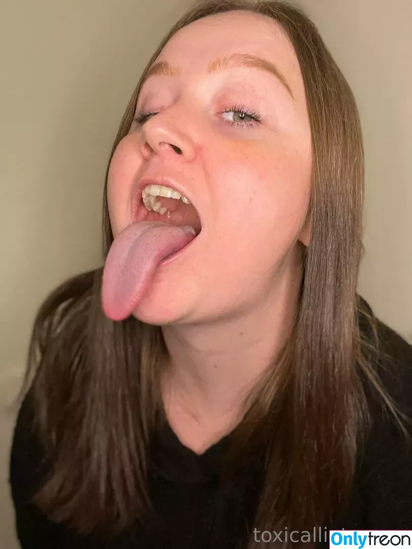 toxicallietongue nude photo #0053 (toxicallietongue)