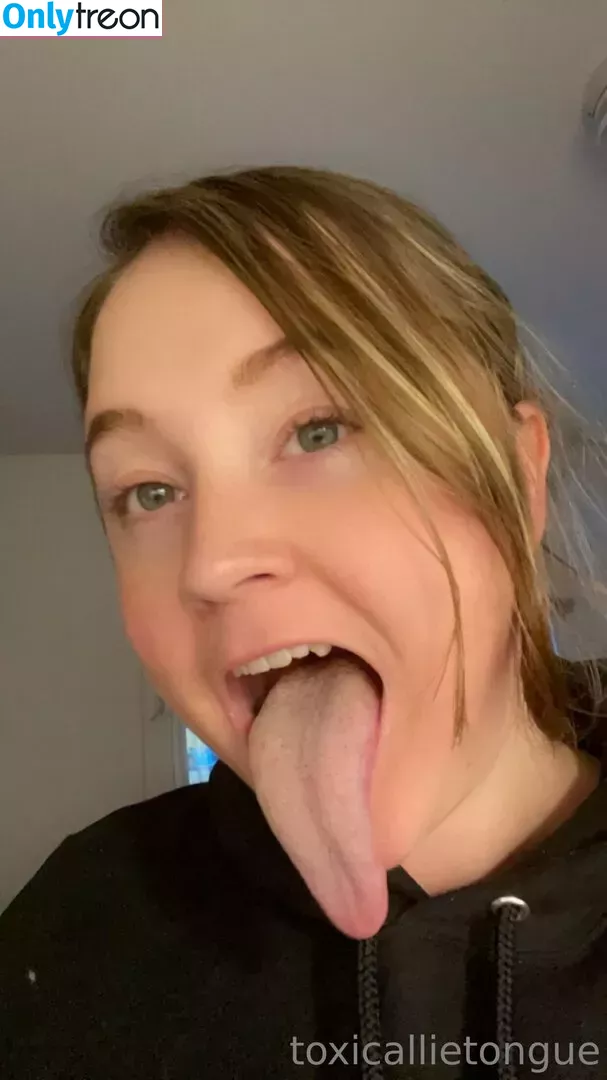 toxicallietongue nude photo #0079 (toxicallietongue)