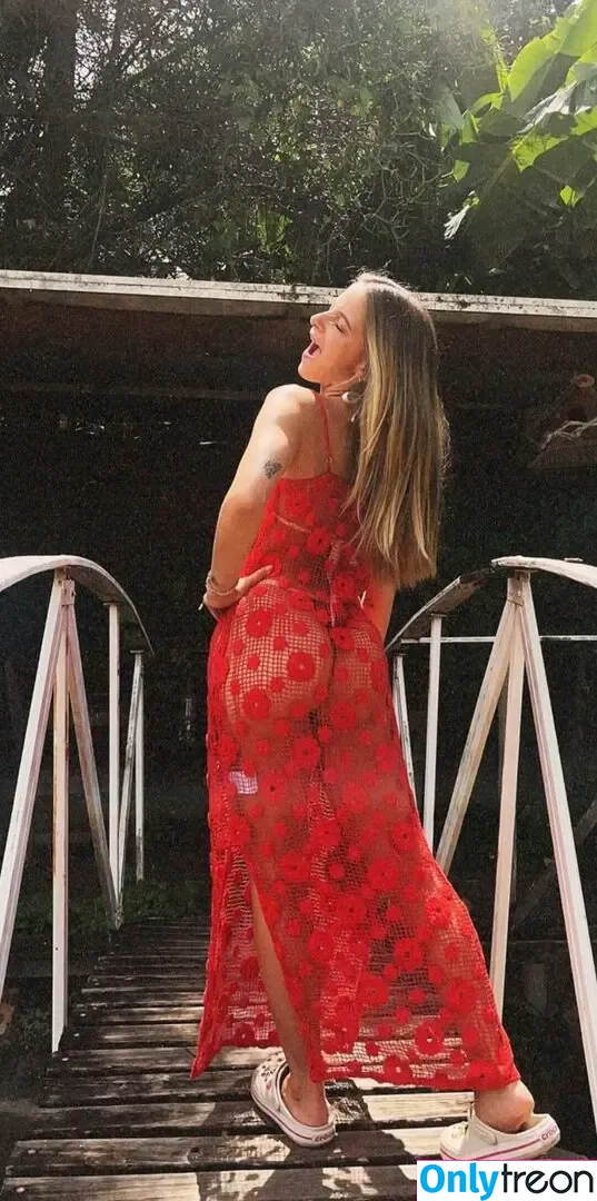 Tozettoo nude photo #0046 (Joana Tozetto)
