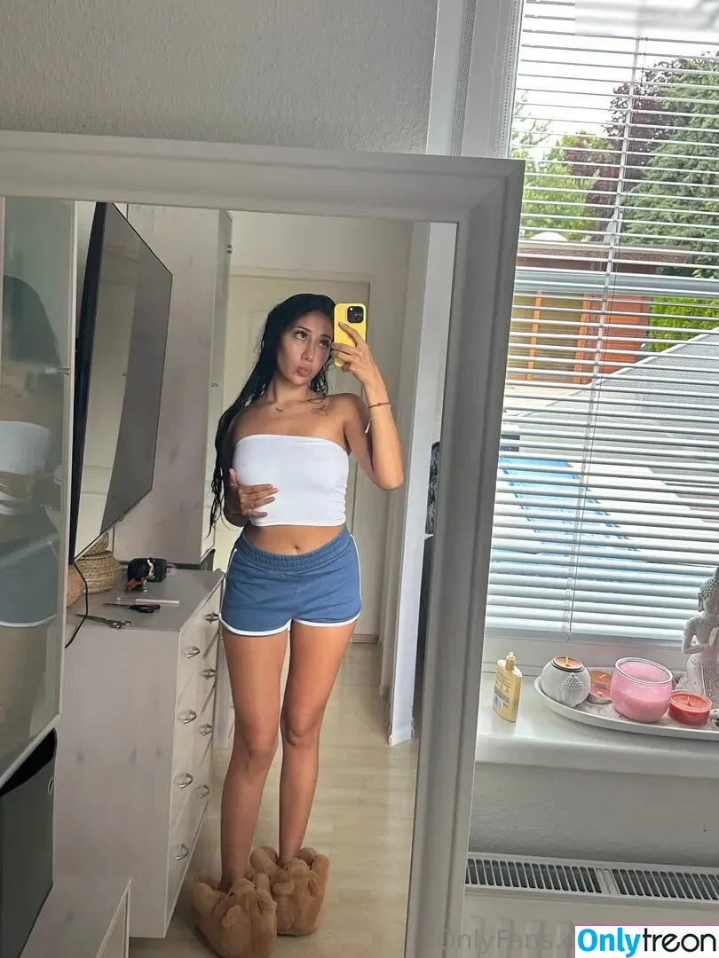 Tr.yaz nude photo #0011 (Tyraaw)