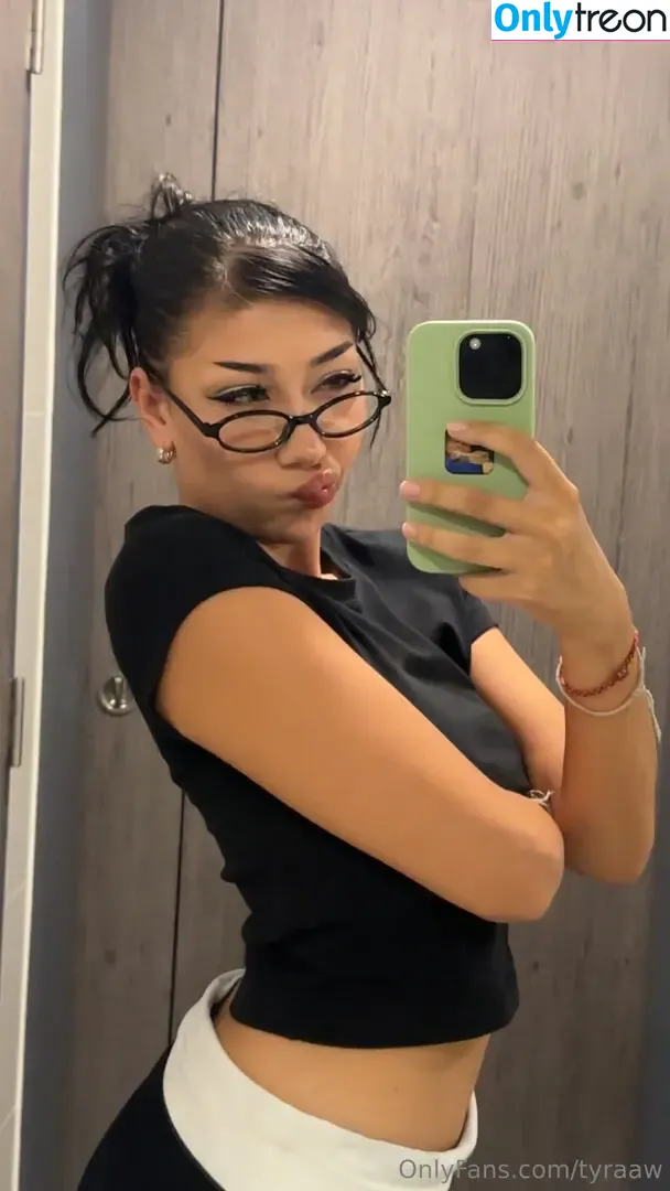 Tr.yaz nude photo #0013 (Tyraaw)