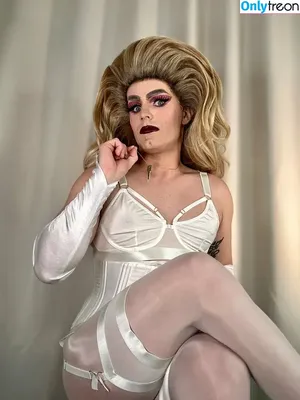 transfemdomqueen / transprincesslife nude photo #0018