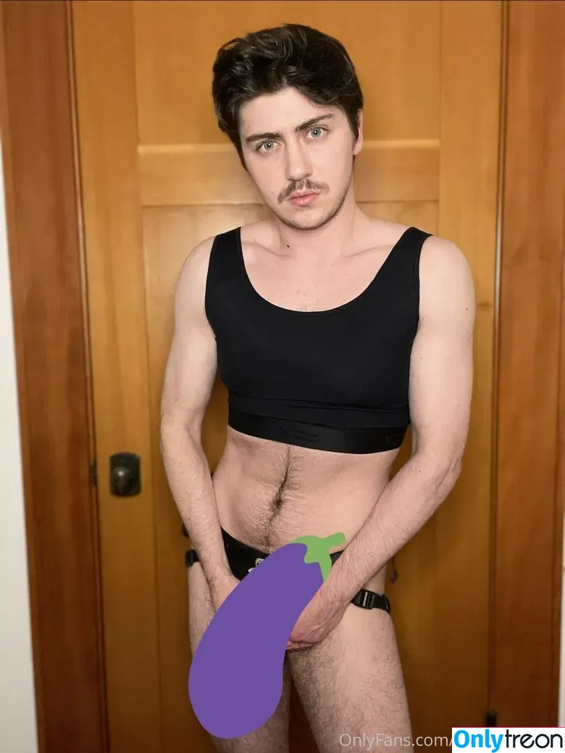transtrentfree голая photo #0003 (toesaintfree)