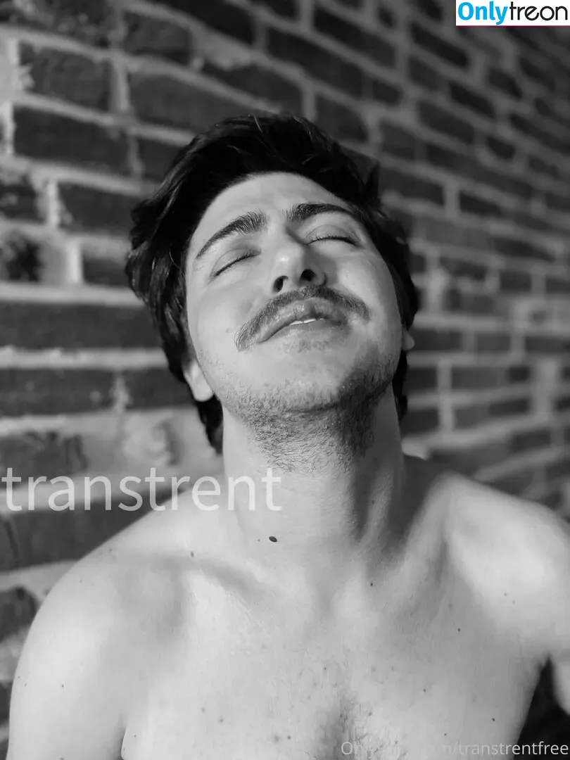 transtrentfree голая photo #0048 (toesaintfree)