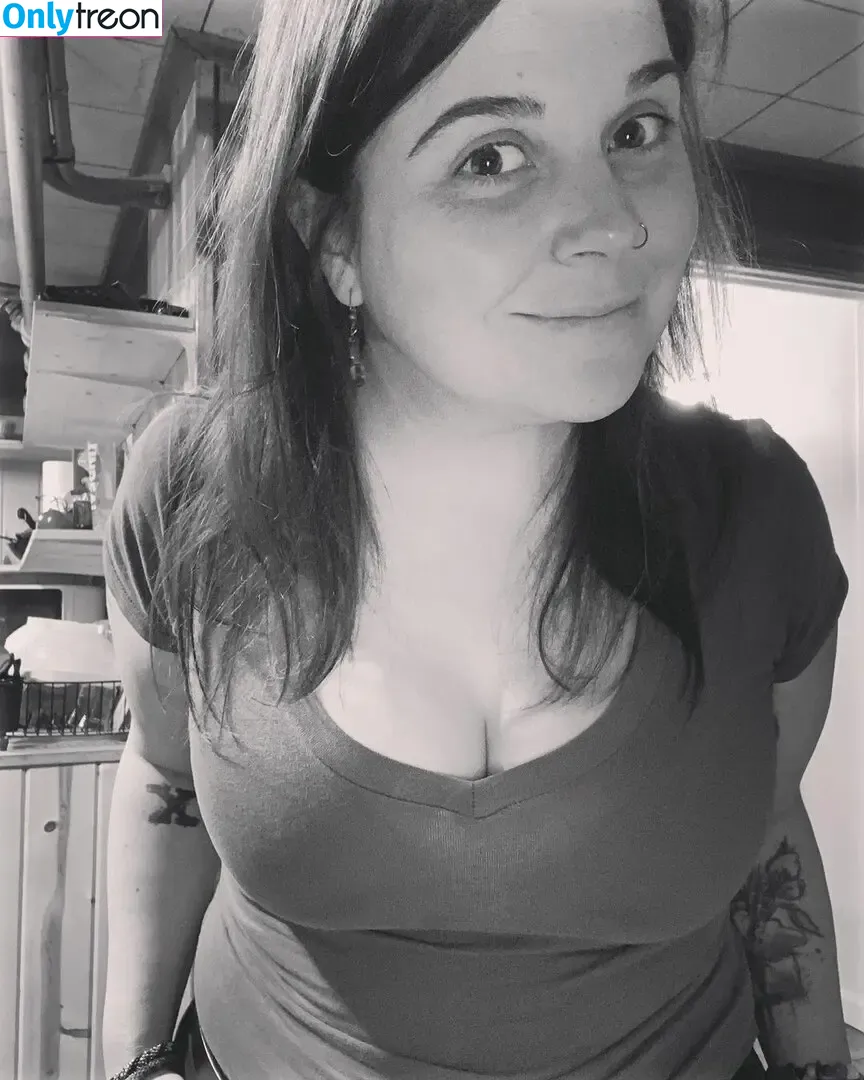 Trash Princess nude photo #0002 (_notthatnice / notthatnice)