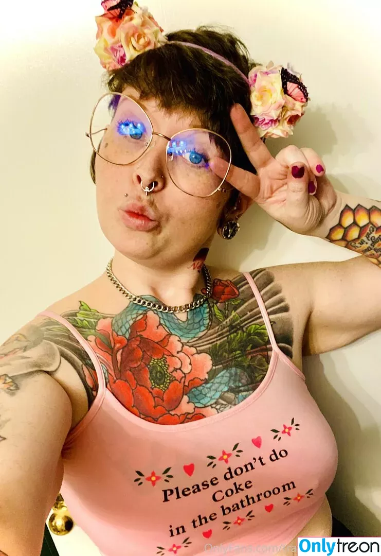 trashpanda4lyfeyo nude photo #0001 (trashpanda4lyfeyo)