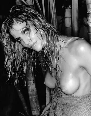 Tricia Helfer / Cylon / officialtriciahelfer фото голая #0024