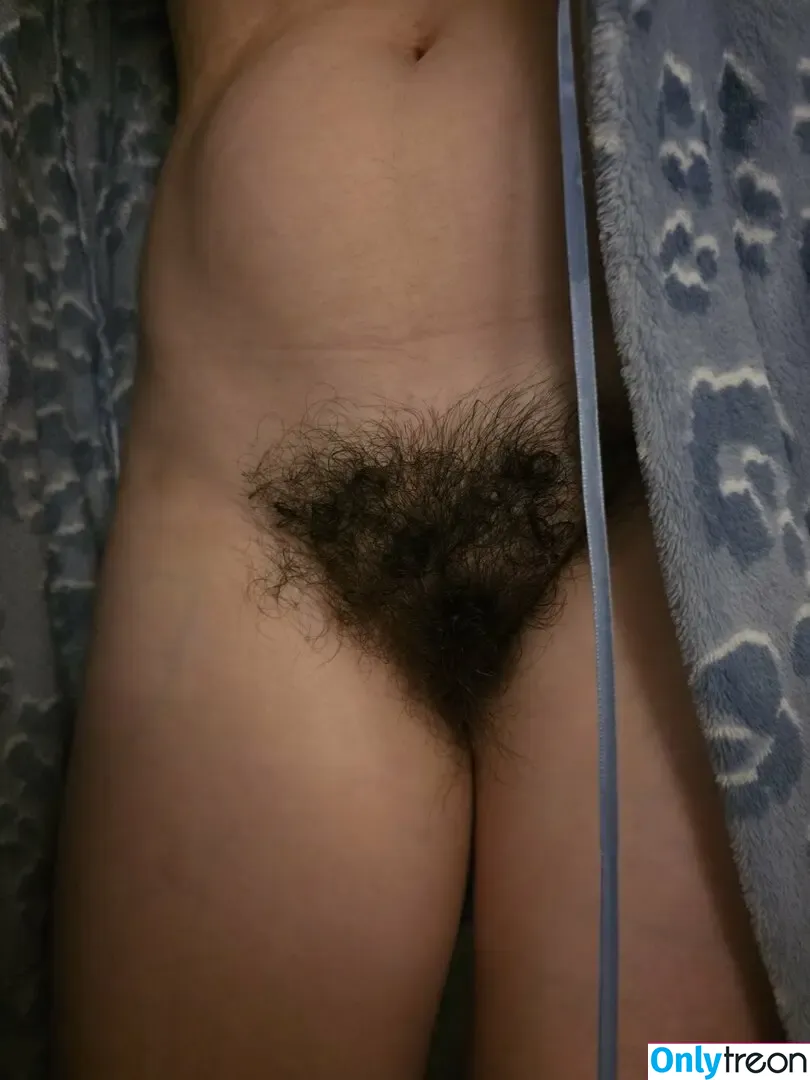 Trimalchio87 nude photo #1213 (Bee)