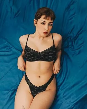 Trinadest Elisa / badlutka / trinadeset nude photo #0004