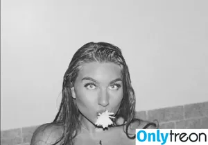 Trinity Charlton / trinity_clara / trinityy.raine nude photo #0006