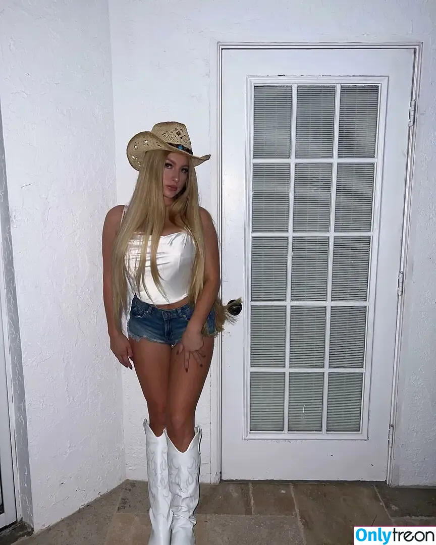 Trinity Charlton голая photo #0015 (trinity_clara / trinityy.raine)