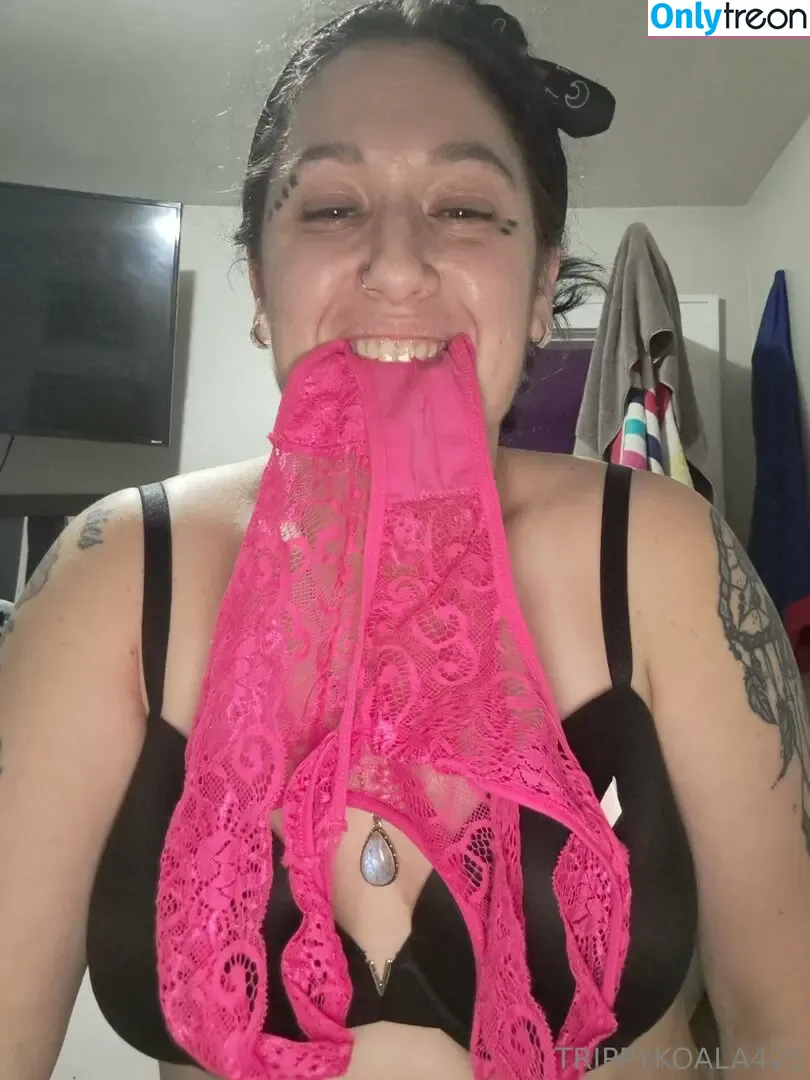 trippykoala425 nude photo #0037 (trippykoala425)