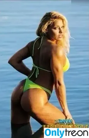 Trish Stratus / trishstratuscom nude photo #1900