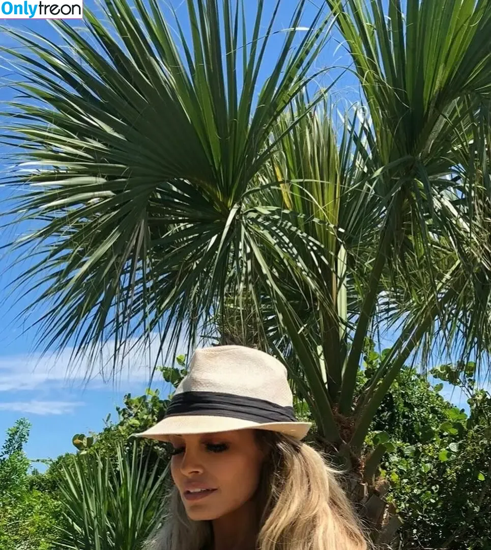 Trish Stratus nude photo #1839 (trishstratuscom)