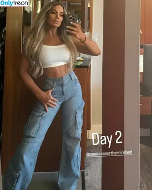 Trish Stratus / trishstratuscom nude photo #2068