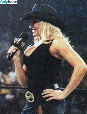 Trish Stratus / trishstratuscom nude photo #2099
