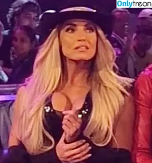 Trish Stratus / trishstratuscom nude photo #2103