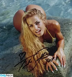 Trish Stratus / trishstratuscom nude photo #2192