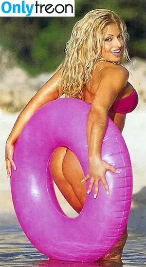 Trish Stratus / trishstratuscom nude photo #2199
