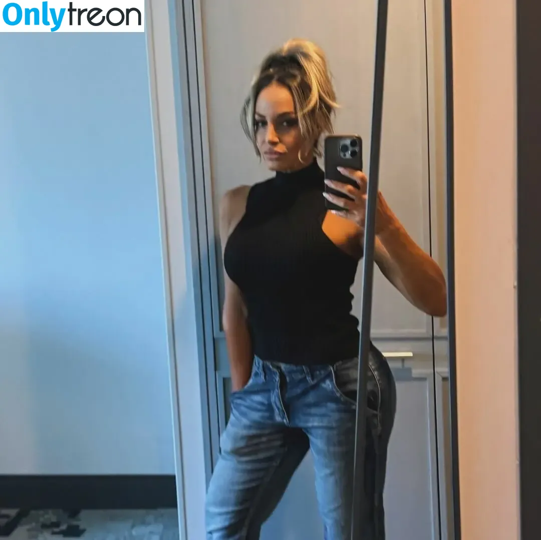 Trish Stratus nude photo #2050 (trishstratuscom)