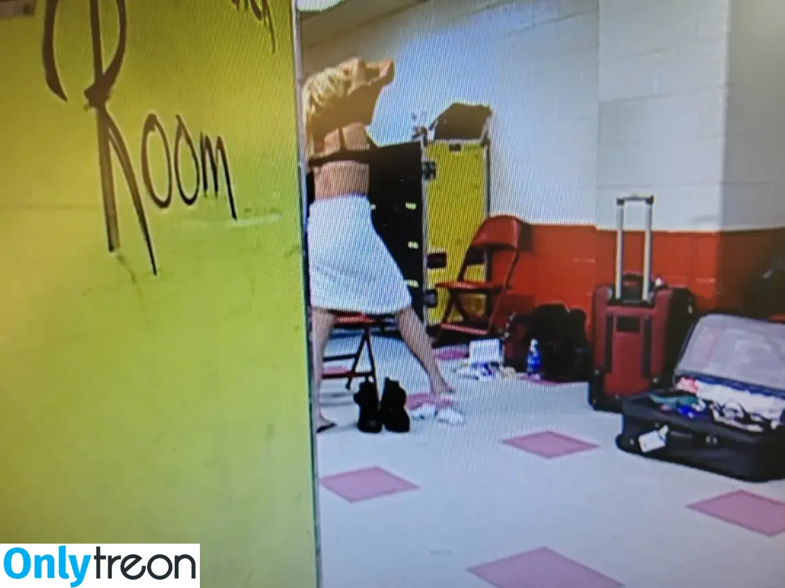 Trish Stratus nude photo #2069 (trishstratuscom)