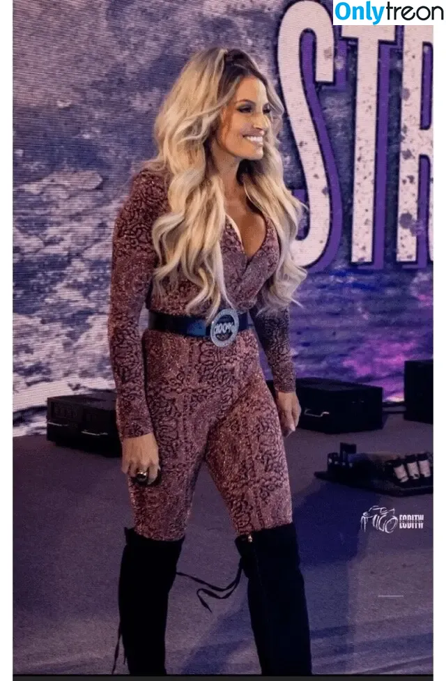 Trish Stratus nude photo #2174 (trishstratuscom)