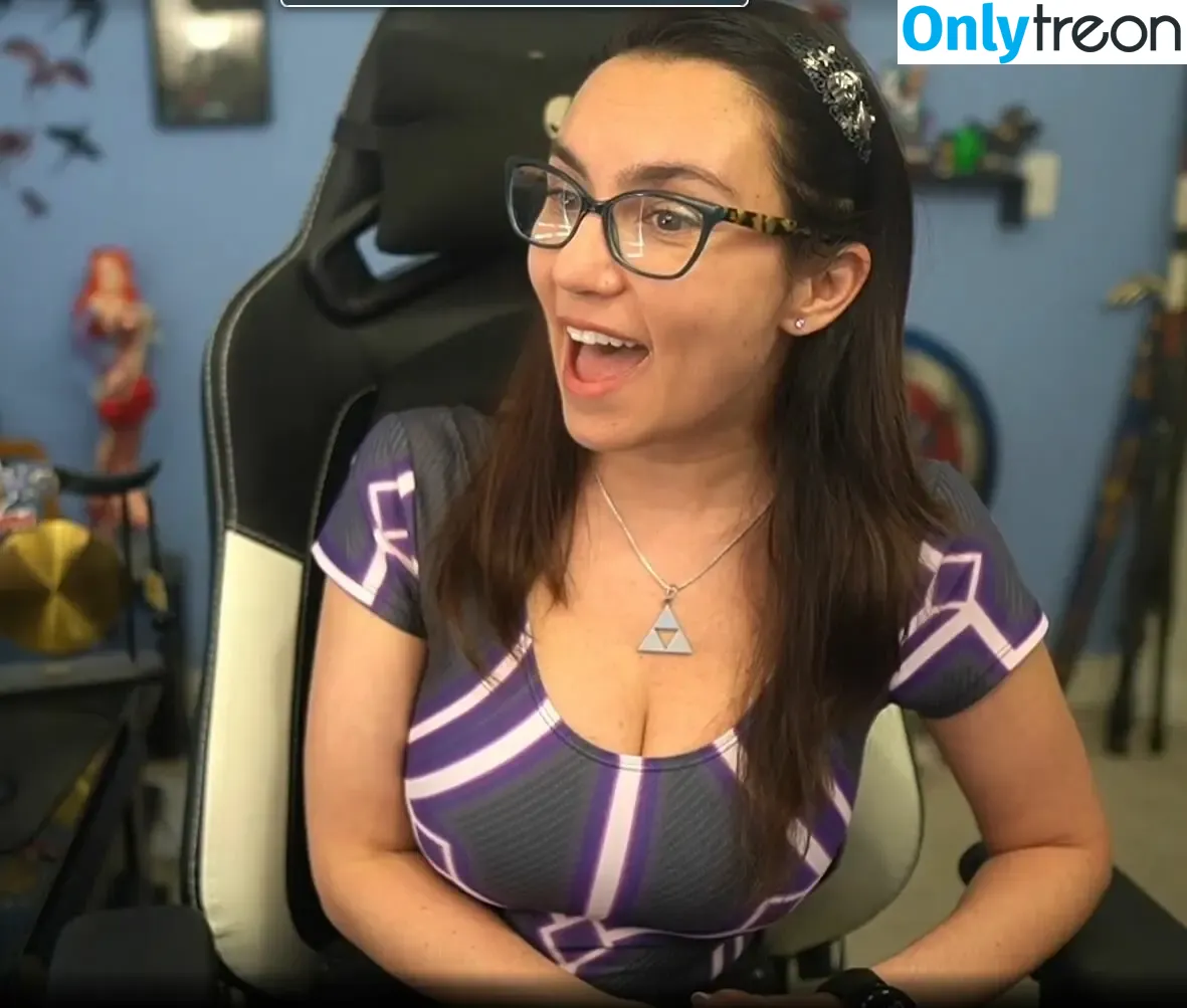 Trisha Hershberger nude photo #1561 (thatgrltrish)