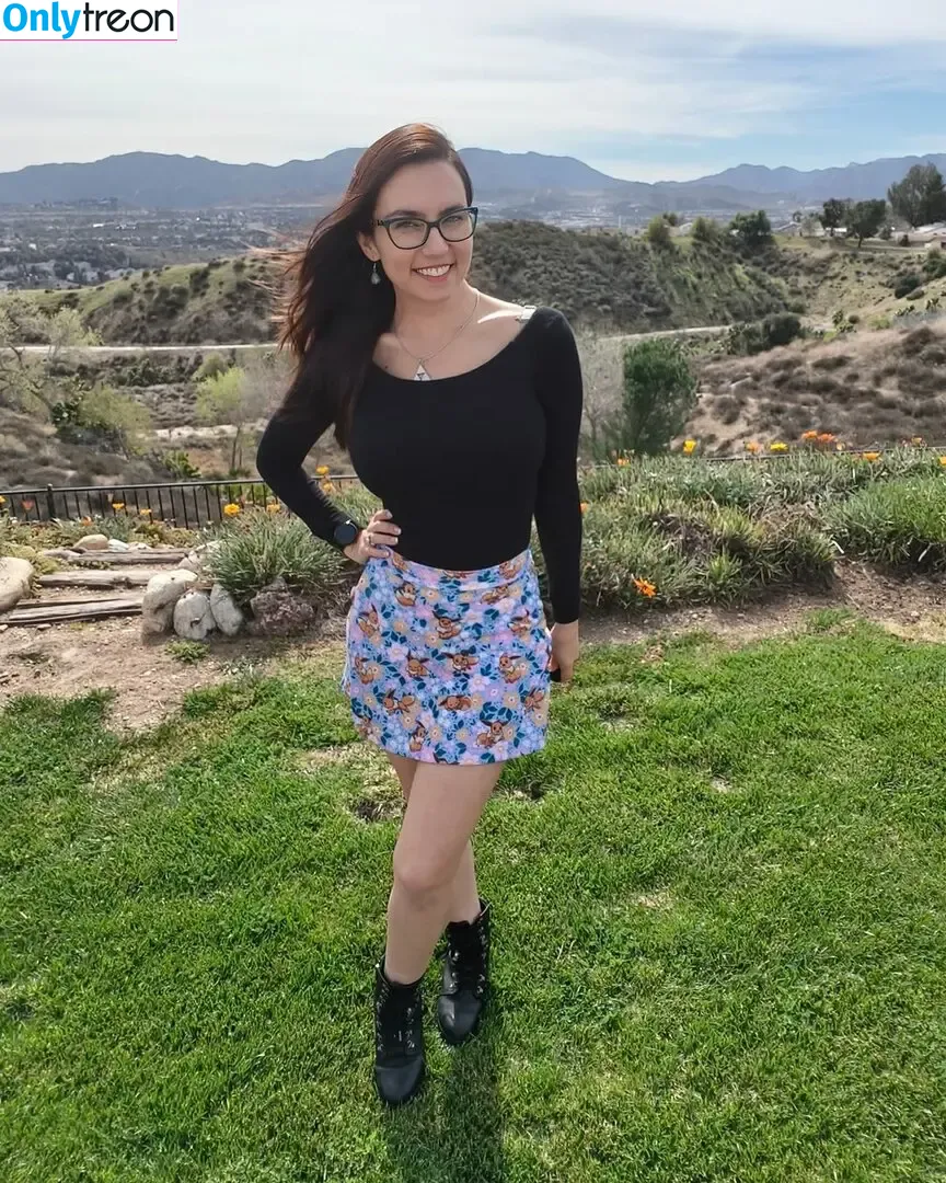 Trisha Hershberger nude photo #1568 (thatgrltrish)