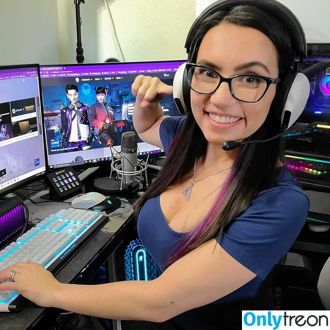 Trisha Hershberger голая photo #1651 (thatgrltrish)