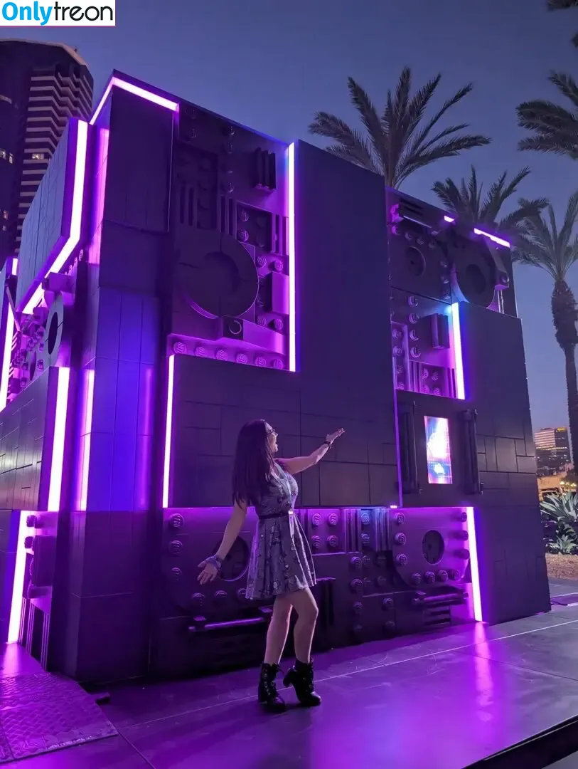 Trisha Hershberger голая photo #1688 (thatgrltrish)