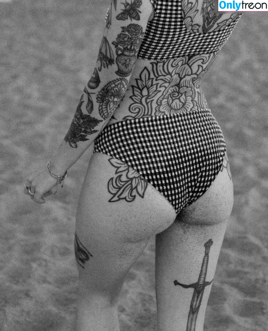 trixedenbreuls nude photo #0002 (trixedenbreuls)