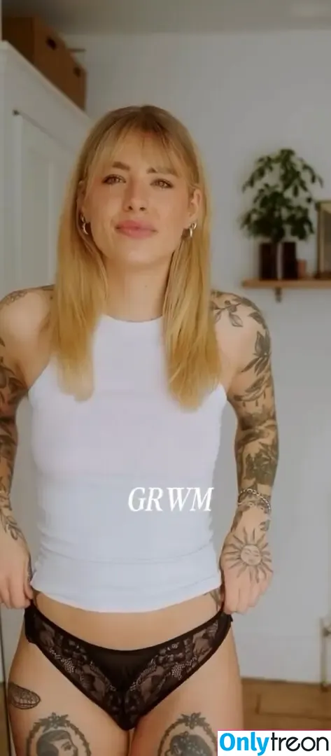 trixedenbreuls nude photo #0009 (trixedenbreuls)