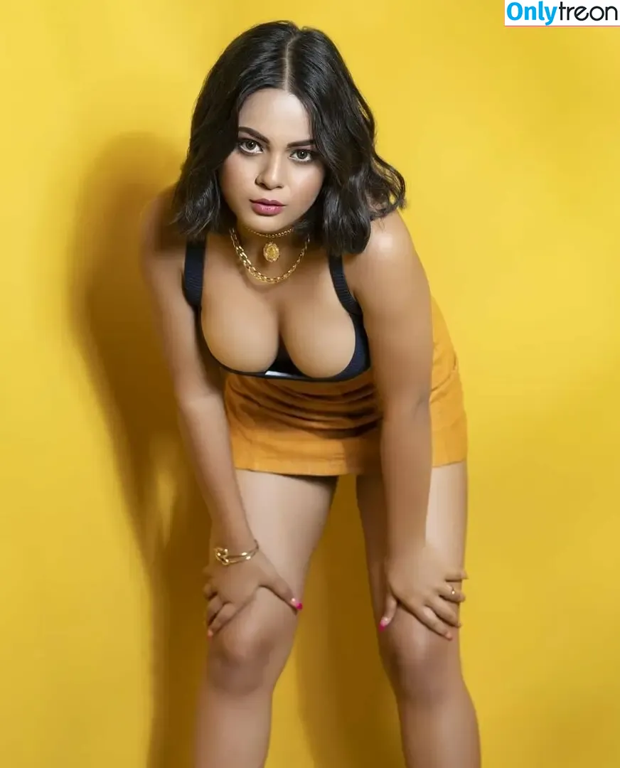 Triyasha Roy голая photo #0018 (triyasharoy2021)