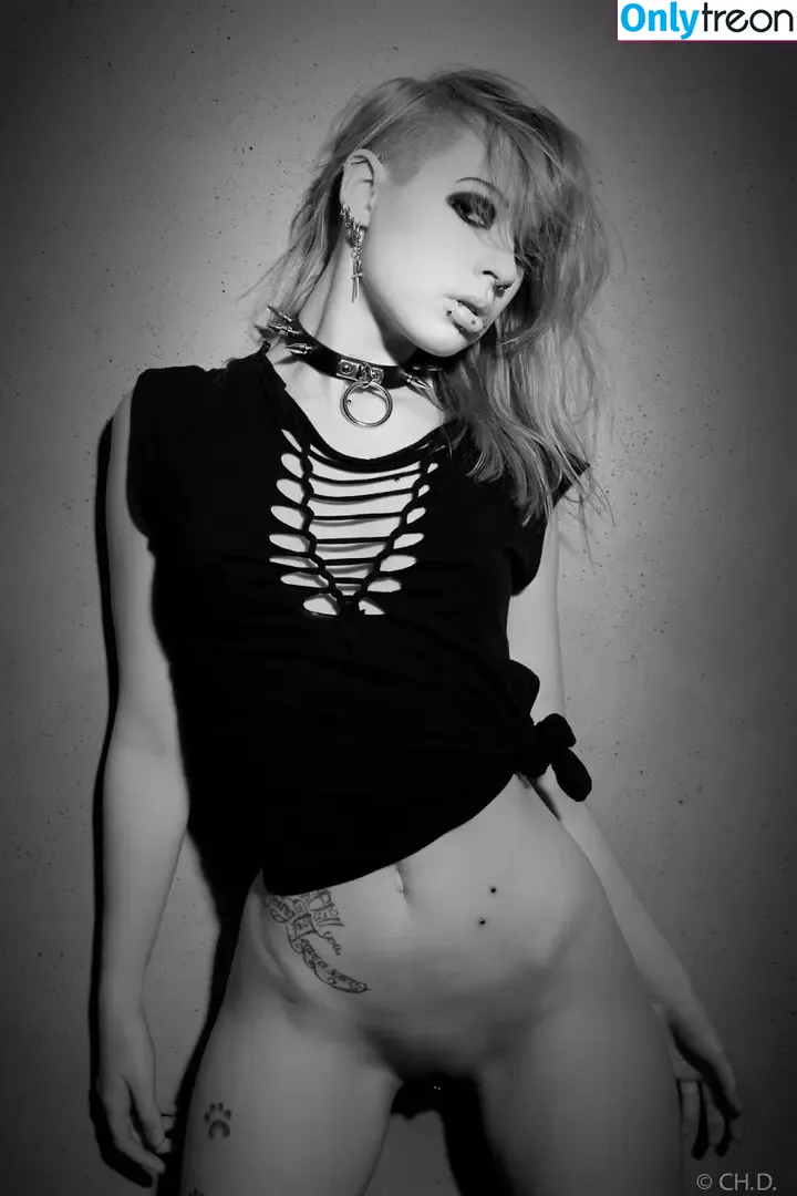 Triz Täss nude photo #0100 (triztaess)
