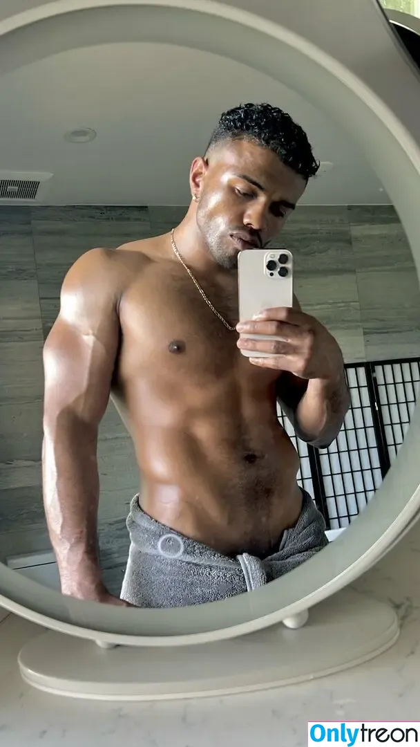 Troy Francisco nude photo #0318 (aleeniekabeenie / yourboyfcisco)