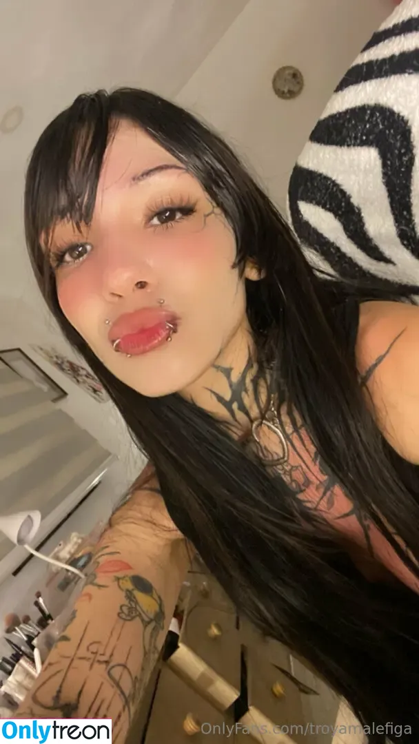 troyamalefiga nude photo #0002 (troyamalefiga)