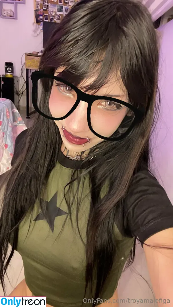 troyamalefiga nude photo #0006 (troyamalefiga)