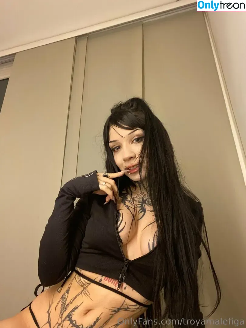 troyamalefiga nude photo #0021 (troyamalefiga)