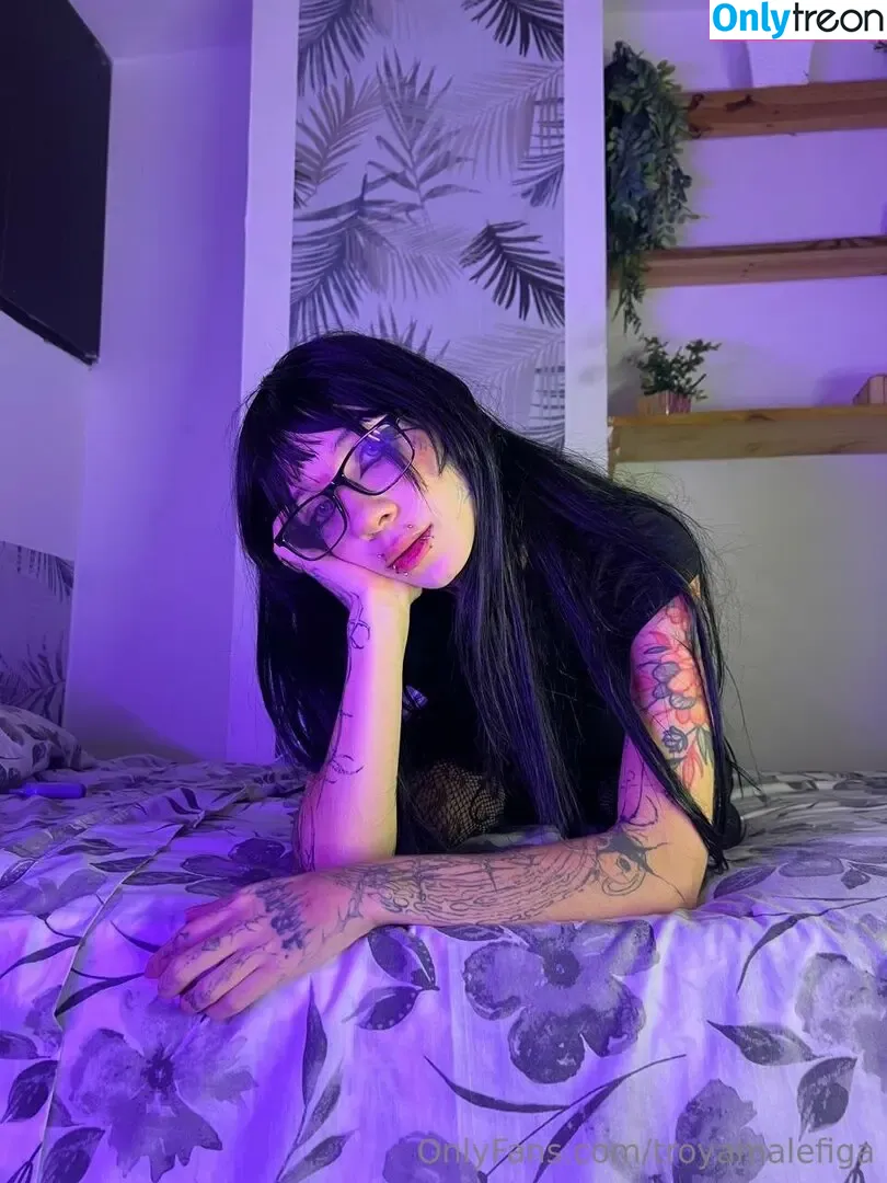 troyamalefiga nude photo #0031 (troyamalefiga)