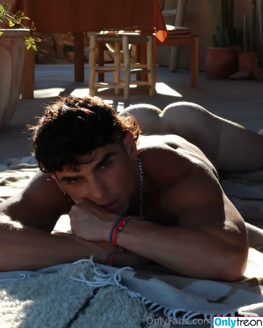 troypesss nude photo #0060 (troypes)