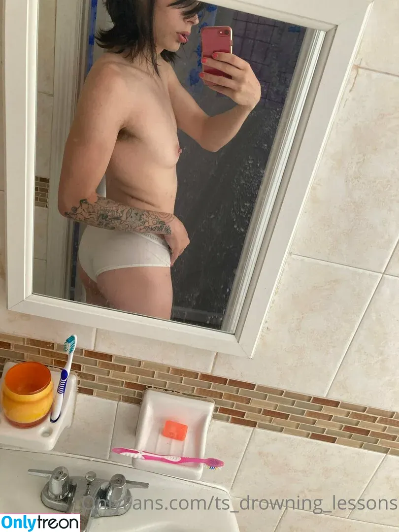 ts_drowning_lessons nude photo #0025 (8tSkOexWjWC+S2mmc796g==)